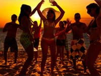 Strandactiviteiten Scheveningen voor grote groepen (van 100 tot 1.500 personen) Strandactiviteiten Scheveningen voor grote groepen (van 100 tot 1.500 personen)